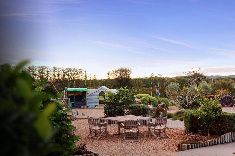 Photo of property in 5 York Terrace, Riverhead, 0820