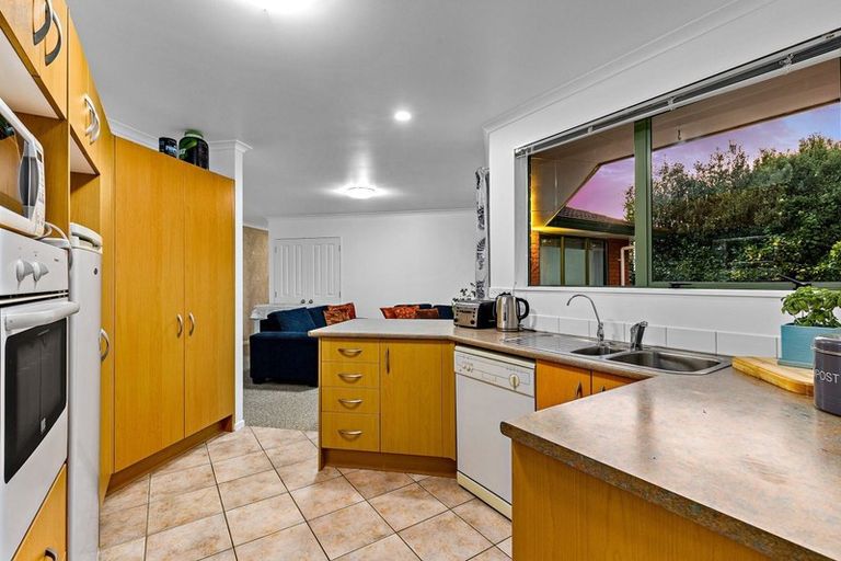 Photo of property in 9 Swanson Oaks, Swanson, Auckland, 0612