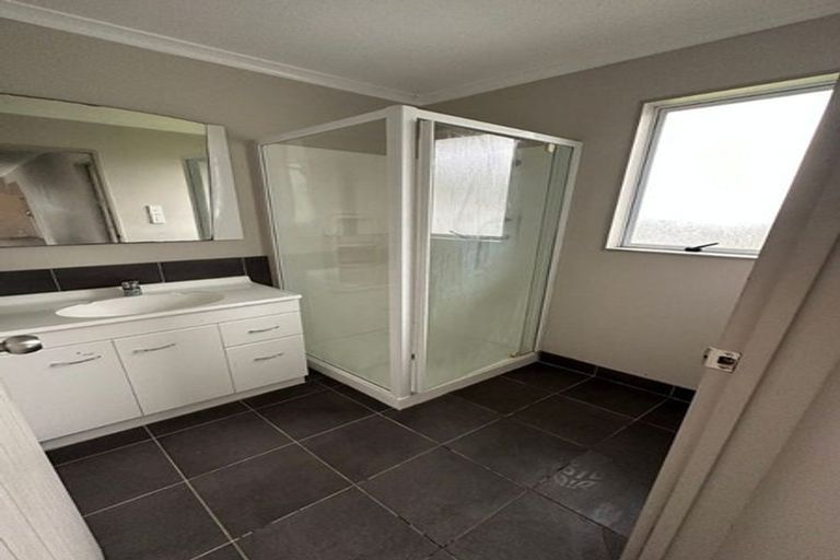 Photo of property in 4b John Walker Drive, Manurewa, Auckland, 2102