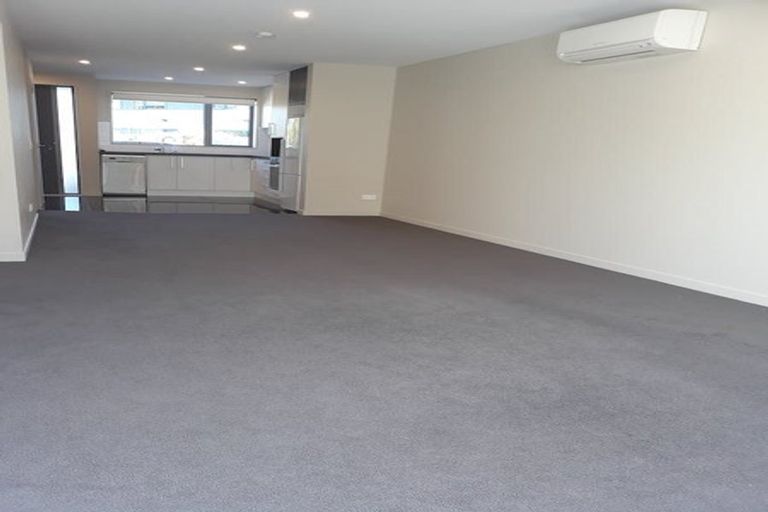 Photo of property in 9/2 Stone Street, Miramar, Wellington, 6022