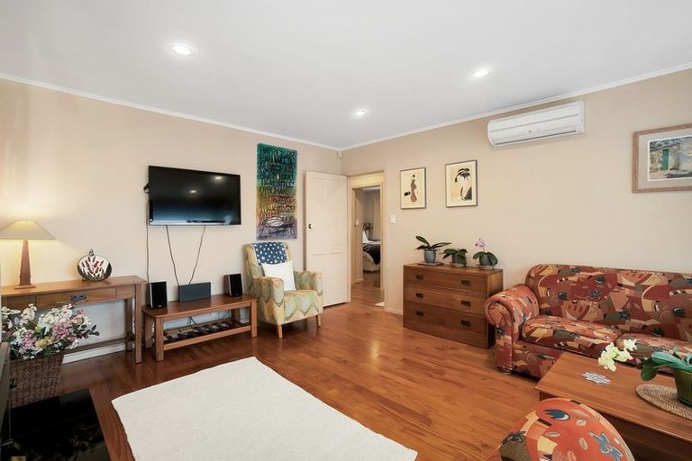 Photo of property in 9a Matata Street, Blockhouse Bay, Auckland, 0600