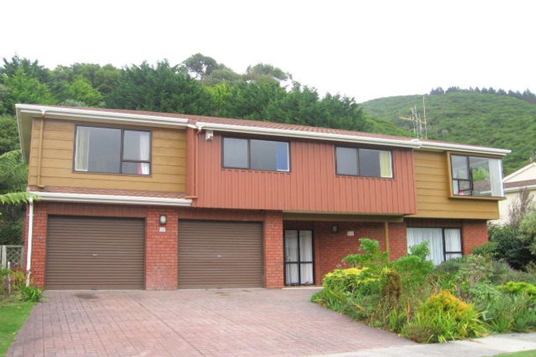 Photo of property in 52 Peterhouse Street, Tawa, Wellington, 5028