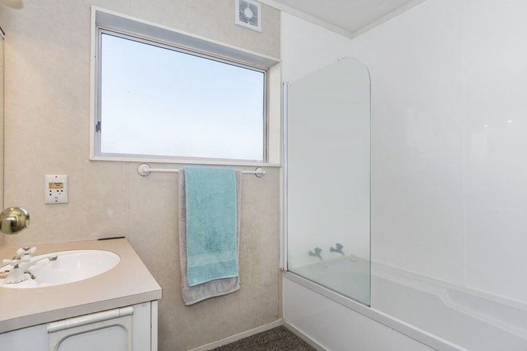 Photo of property in 2b Camellia Place, Greerton, Tauranga, 3112