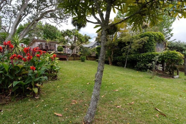 Photo of property in 48 Minnehaha Avenue, Titirangi, Auckland, 0604