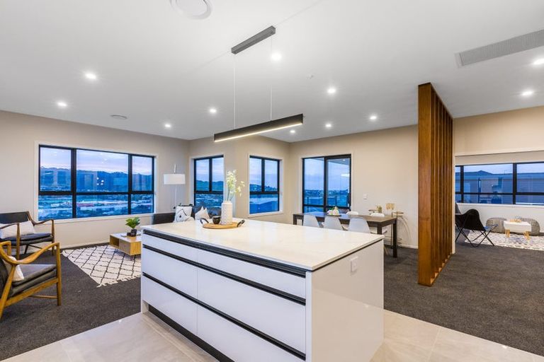 Photo of property in 4 Omaka Place, Aotea, Porirua, 5024