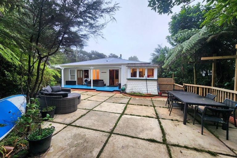 Photo of property in 274 Huia Road, Titirangi, Auckland, 0604