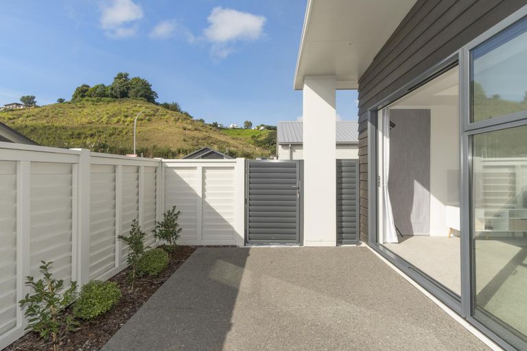 Photo of property in 92 Saint Pauls Drive, Brookfield, Tauranga, 3110