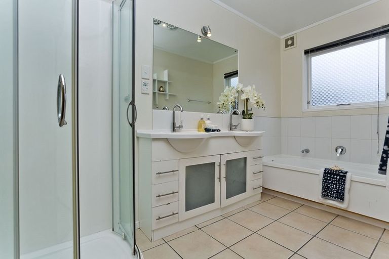 Photo of property in 1/68 Stredwick Drive, Torbay, Auckland, 0630