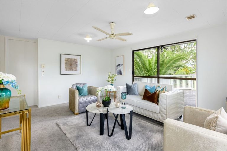 Photo of property in 1/66 Kamara Road, Glen Eden, Auckland, 0602