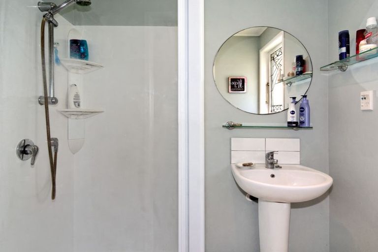 Photo of property in 48 Minnehaha Avenue, Titirangi, Auckland, 0604