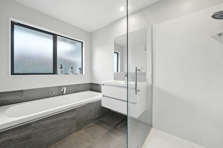 Photo of property in 20 Tara Crescent, Woodend, 7610