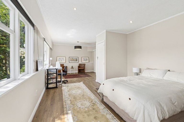 Photo of property in 9 Kellsmere Crescent, Island Bay, Wellington, 6023