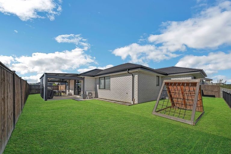 Photo of property in 114 Harriet Johnston Drive, Pokeno, 2402