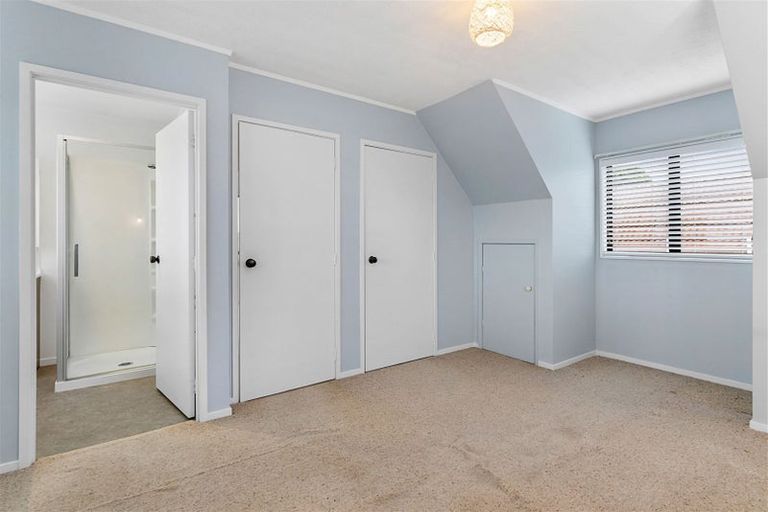 Photo of property in 1/13 Remus Place, Totara Vale, Auckland, 0629