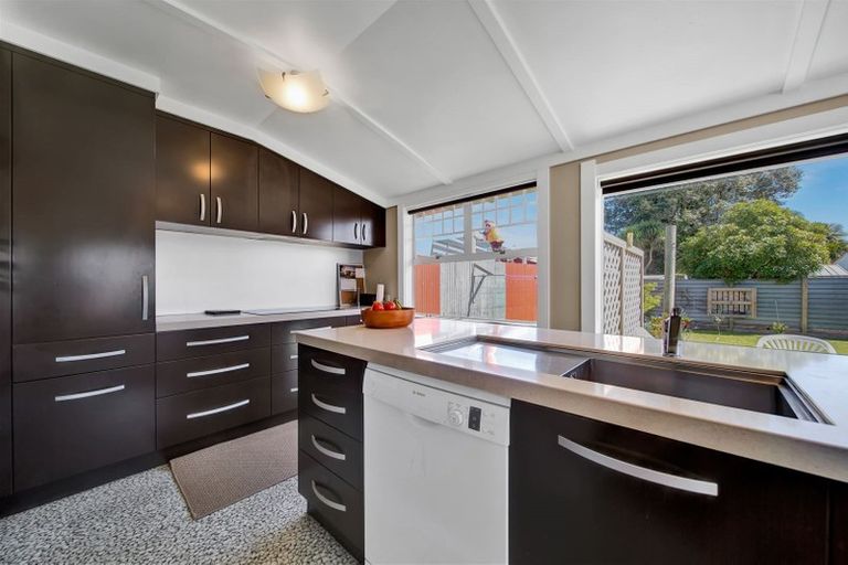 Photo of property in 29 Douglas Street, Hawera, 4610