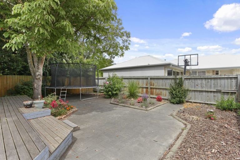 Photo of property in 59 Northcote Road, Northcote, Christchurch, 8052