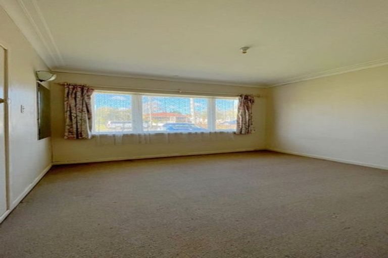 Photo of property in 23 Barbary Avenue, Kelston, Auckland, 0602