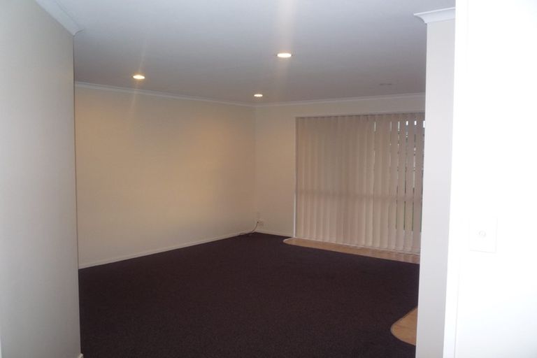 Photo of property in 8 Frederick Reece Drive, The Gardens, Auckland, 2105