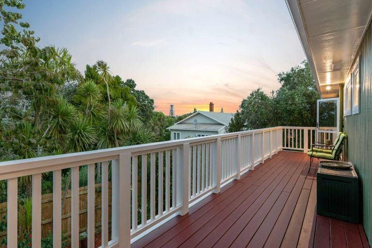 Photo of property in 83 Rangatira Road, Beach Haven, Auckland, 0626