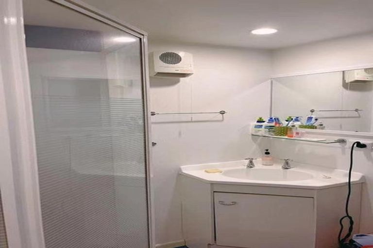 Photo of property in 5 Currey Crescent, Milford, Auckland, 0620