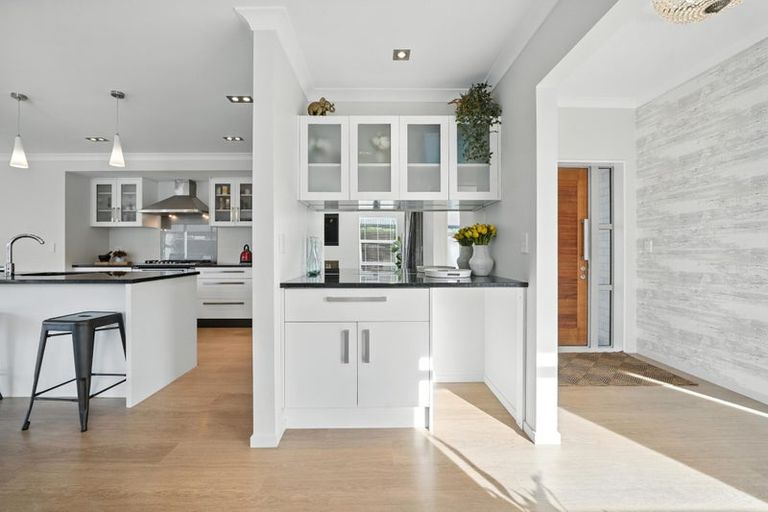 Photo of property in 18 Churchill Drive, Rangiora, 7400