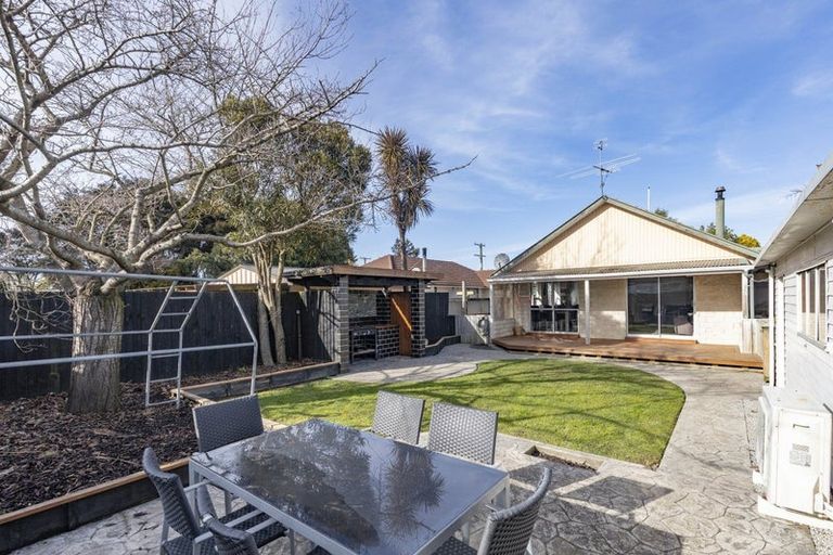 Photo of property in 24 Woodend Road, Woodend, 7610