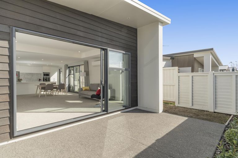 Photo of property in 92 Saint Pauls Drive, Brookfield, Tauranga, 3110