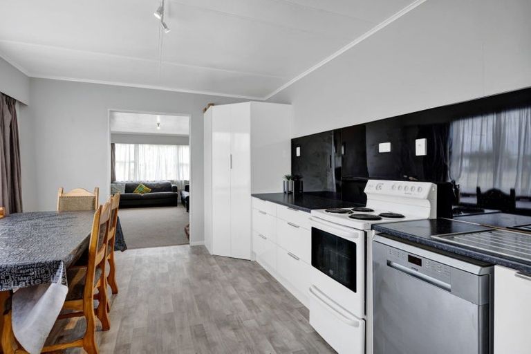 Photo of property in 19 Brookes Street, Inglewood, 4330