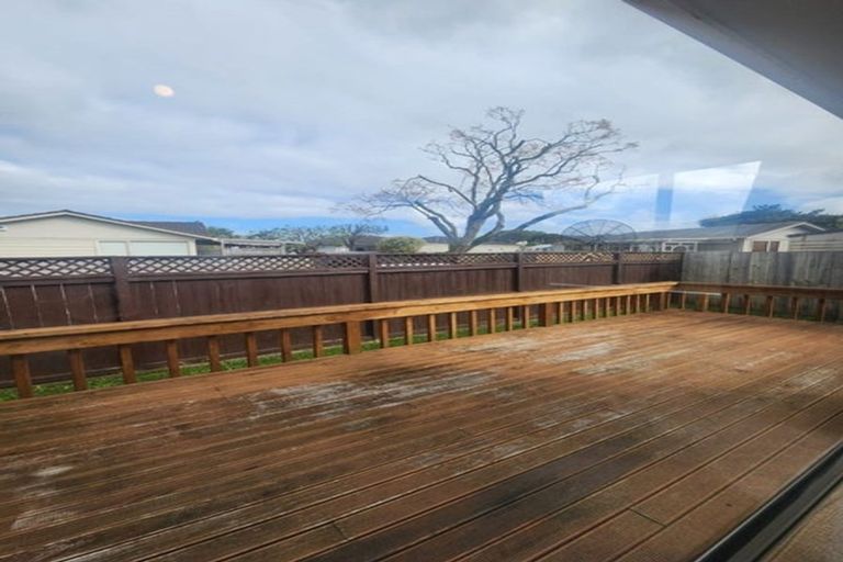 Photo of property in 1/34 Darren Crescent, Half Moon Bay, Auckland, 2012