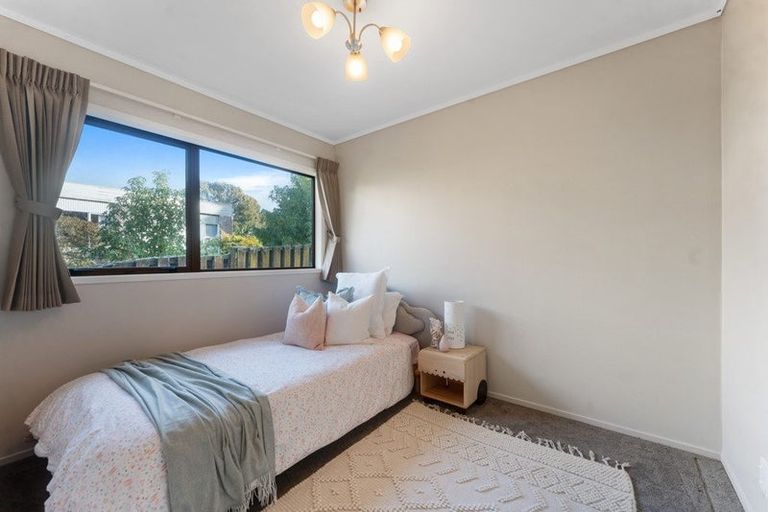 Photo of property in 30 Meadowvale Avenue, Forrest Hill, Auckland, 0620