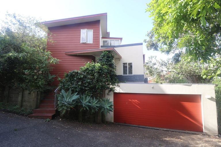 Photo of property in 2/879 East Coast Road, Northcross, Auckland, 0632