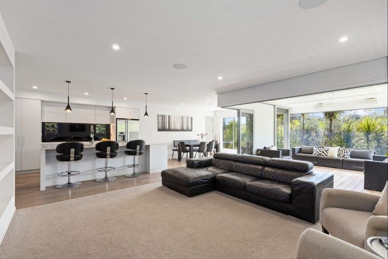Photo of property in 36 Boocock Crescent, Orewa, 0931