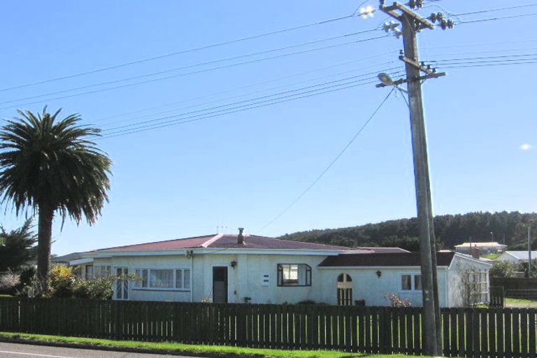 Photo of property in 75 Seabury Avenue, Foxton Beach, Foxton, 4815