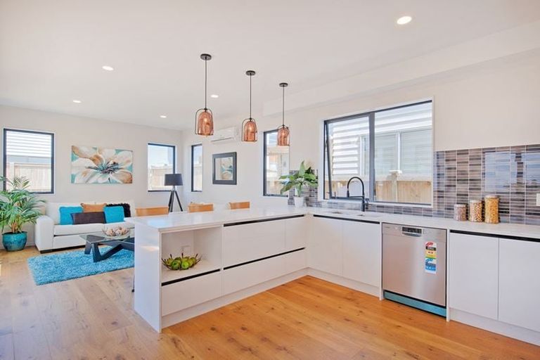 Photo of property in 45 Greenfinch Road, Hobsonville, Auckland, 0616