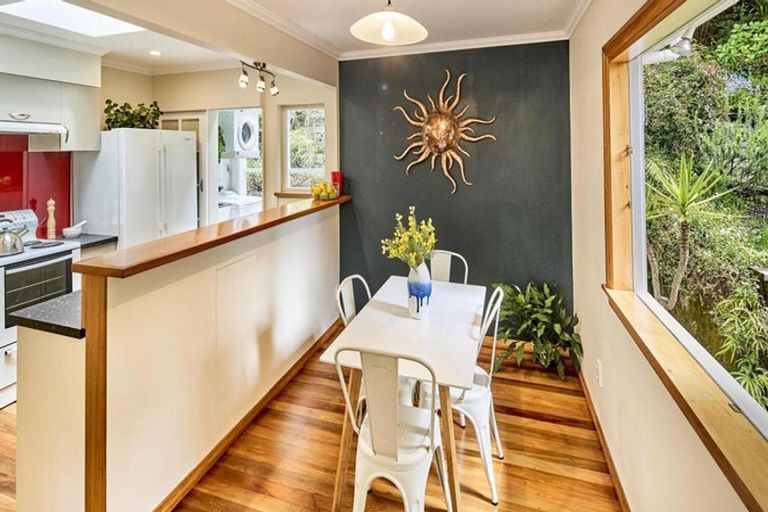 Photo of property in 24 Elmslie Road, Pinehaven, Upper Hutt, 5019