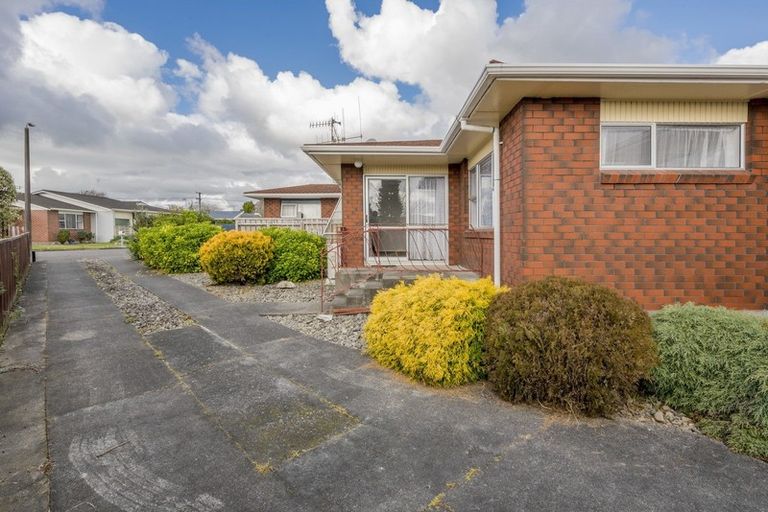 Photo of property in 2 Puriri Place, Levin, 5510