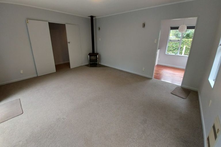 Photo of property in 34 Whirinaki Crescent, Heretaunga, Upper Hutt, 5018