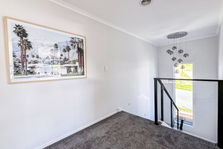 Photo of property in 142 Amesbury Drive, Churton Park, Wellington, 6037