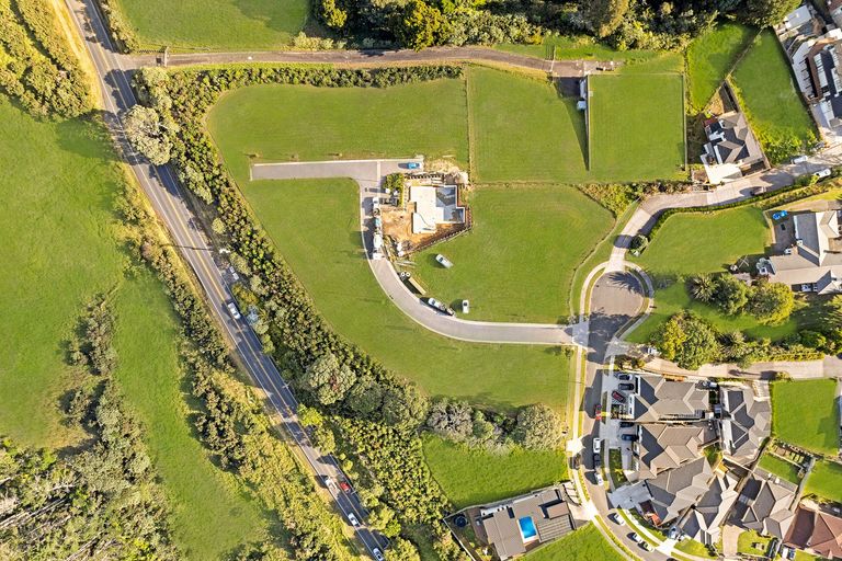 Photo of property in 40 Henriette Place, Totara Park, Auckland, 2105