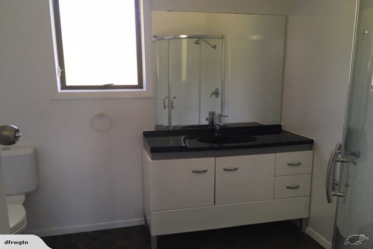 Photo of property in 92 Tremewan Street, Tawa, Wellington, 5028