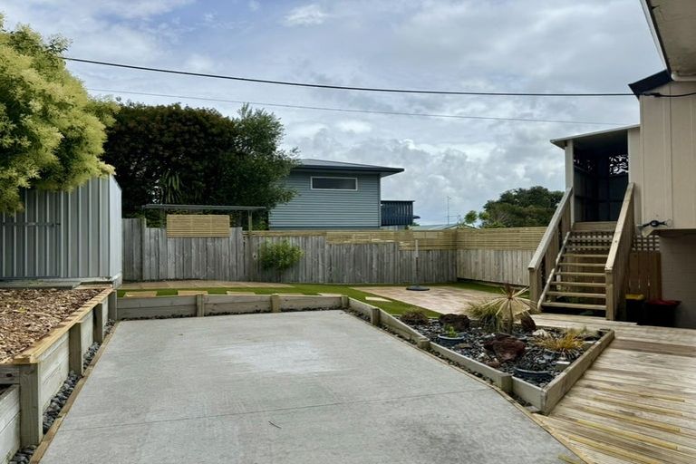 Photo of property in 1/79 Knights Road, Rothesay Bay, Auckland, 0630