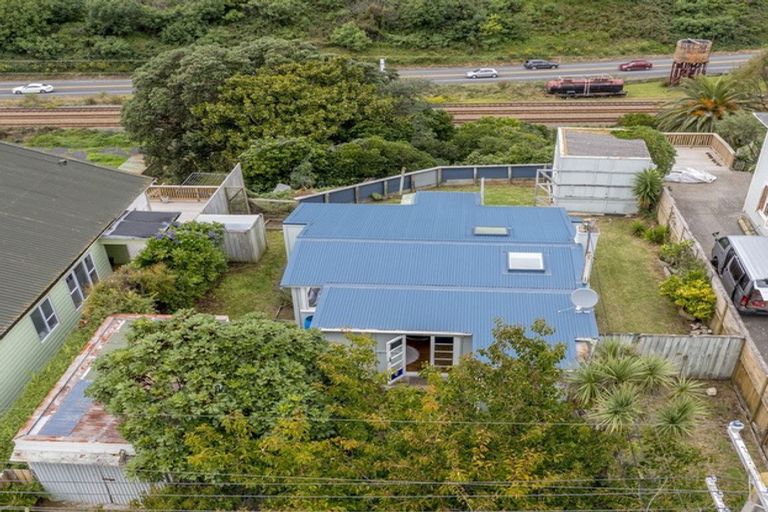 Photo of property in 74 Tilley Road, Paekakariki, 5034