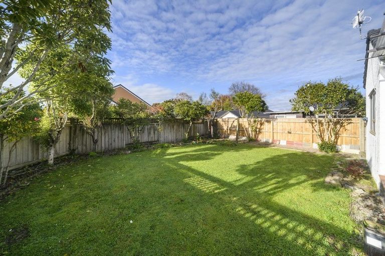 Photo of property in 19 Franklin Avenue, Hokowhitu, Palmerston North, 4410