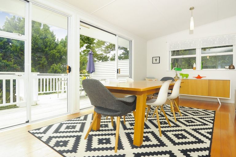 Photo of property in 232 Konini Road, Titirangi, Auckland, 0604