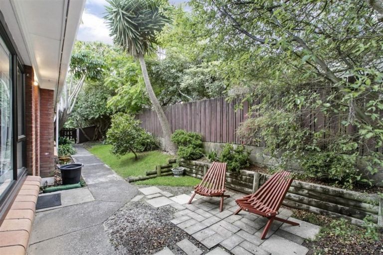 Photo of property in 37 Ridgemount Rise, Mangere Bridge, Auckland, 2022