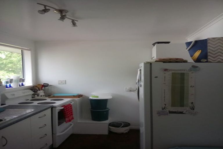 Photo of property in 1/10 Mckelvey Place, Tawa, Wellington, 5028