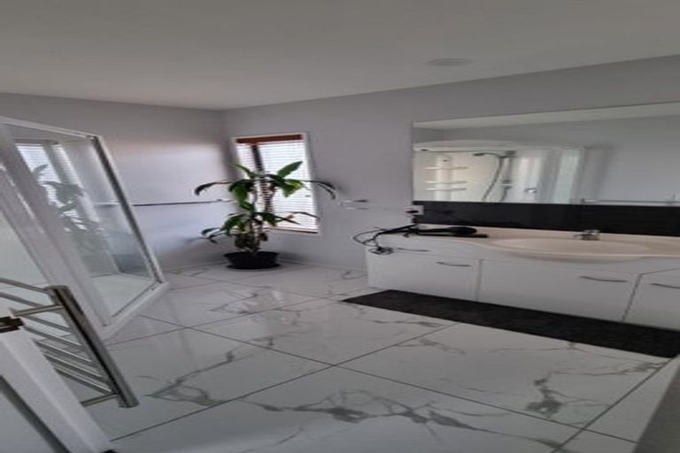 Photo of property in 7 Monterey Place, Parklands, Christchurch, 8083