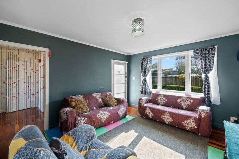 Photo of property in 29 Beaubank Road, Kelston, Auckland, 0602