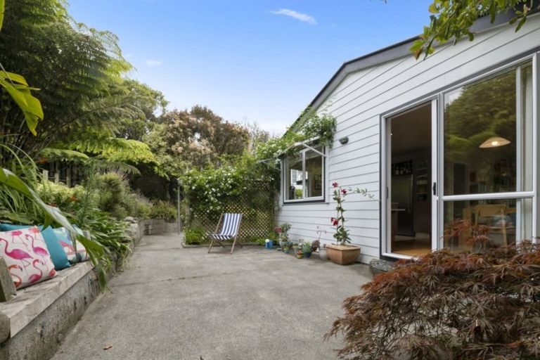 Photo of property in 89 Taylor Terrace, Tawa, Wellington, 5028