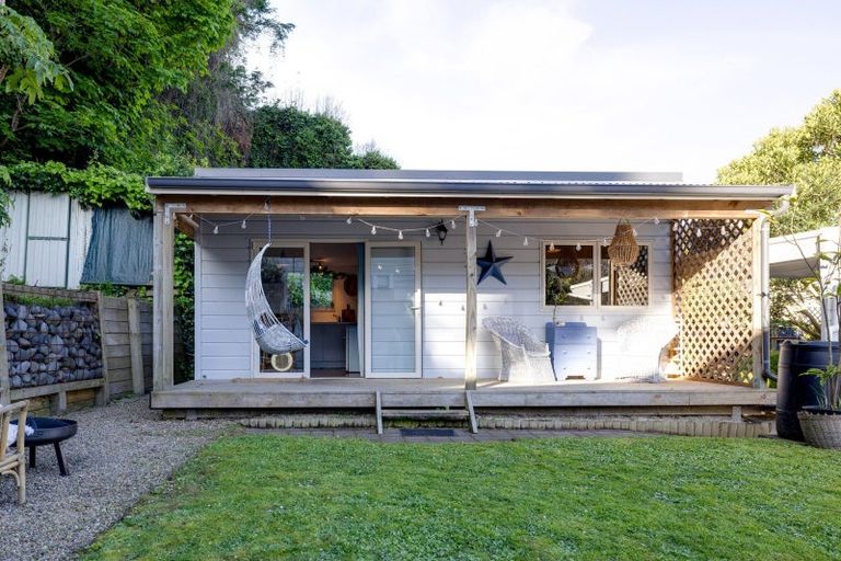 Photo of property in 8 Coote Road, Bluff Hill, Napier, 4110